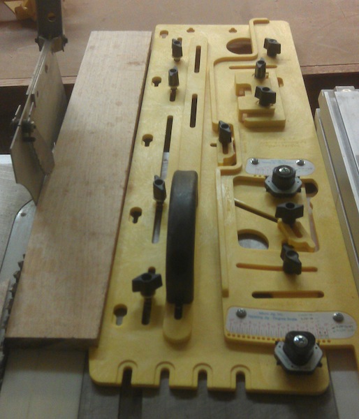 The jig set to cut a taper